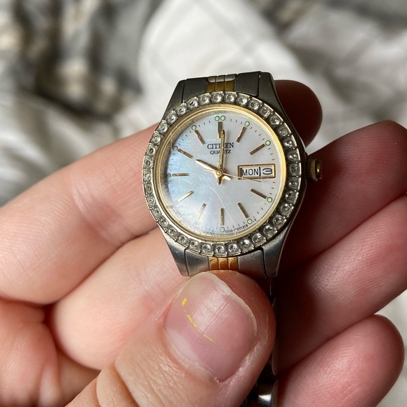 Citizen Opal Faced Watch - Picture 5 of 8